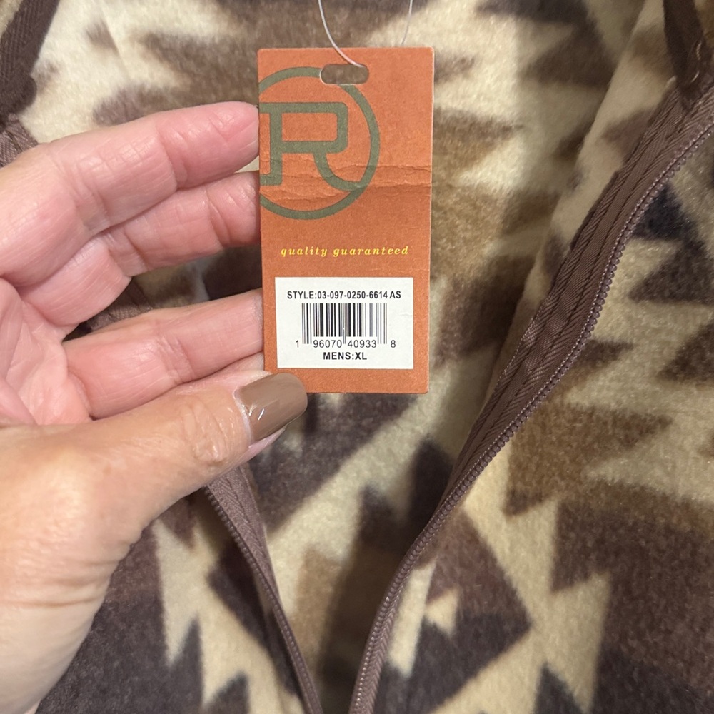 Roper Men's Zip-Up Sweater in Brown and Cream Geometric Pattern - Picture 6 of 7